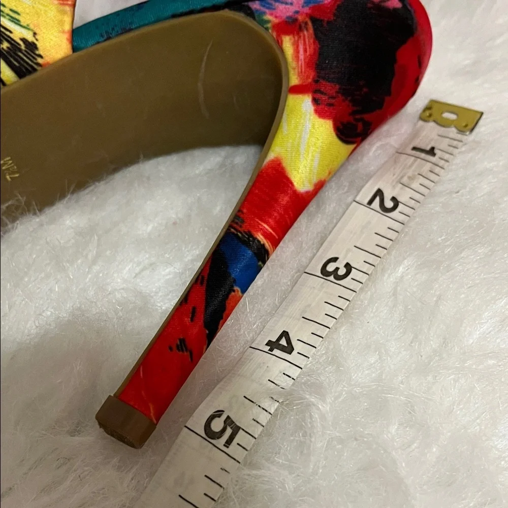GUESS Colorful Abstract Print Peep Toe Slingback Heels
